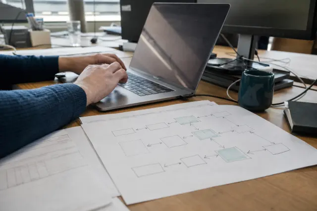 Sfeerbeeld bij de dienst: Data migratie naar een nieuw systeem