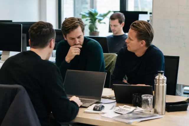 Sfeerbeeld bij het artikel: AI-automatisering: 12 praktische voorbeelden voor het MKB